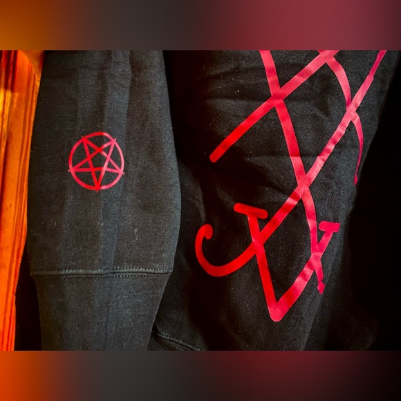 Unisex Black & Deep Red Baphomet Satanic Hoodie💀 Size XL - Picture 7 of 15